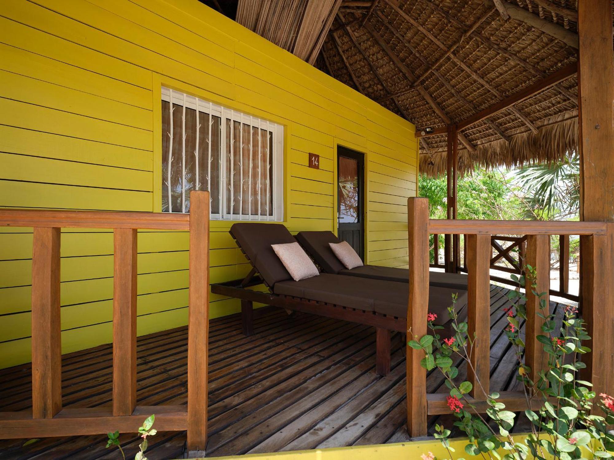 Antsanitia Resort Mahajanga Extérieur photo