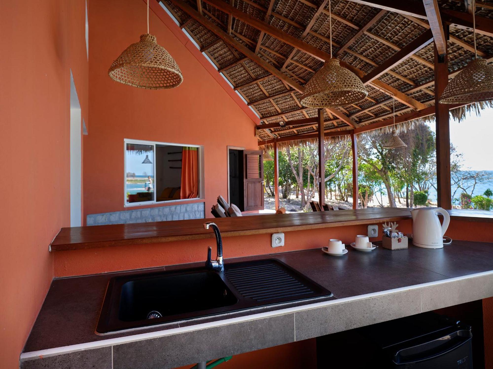 Antsanitia Resort Mahajanga Extérieur photo