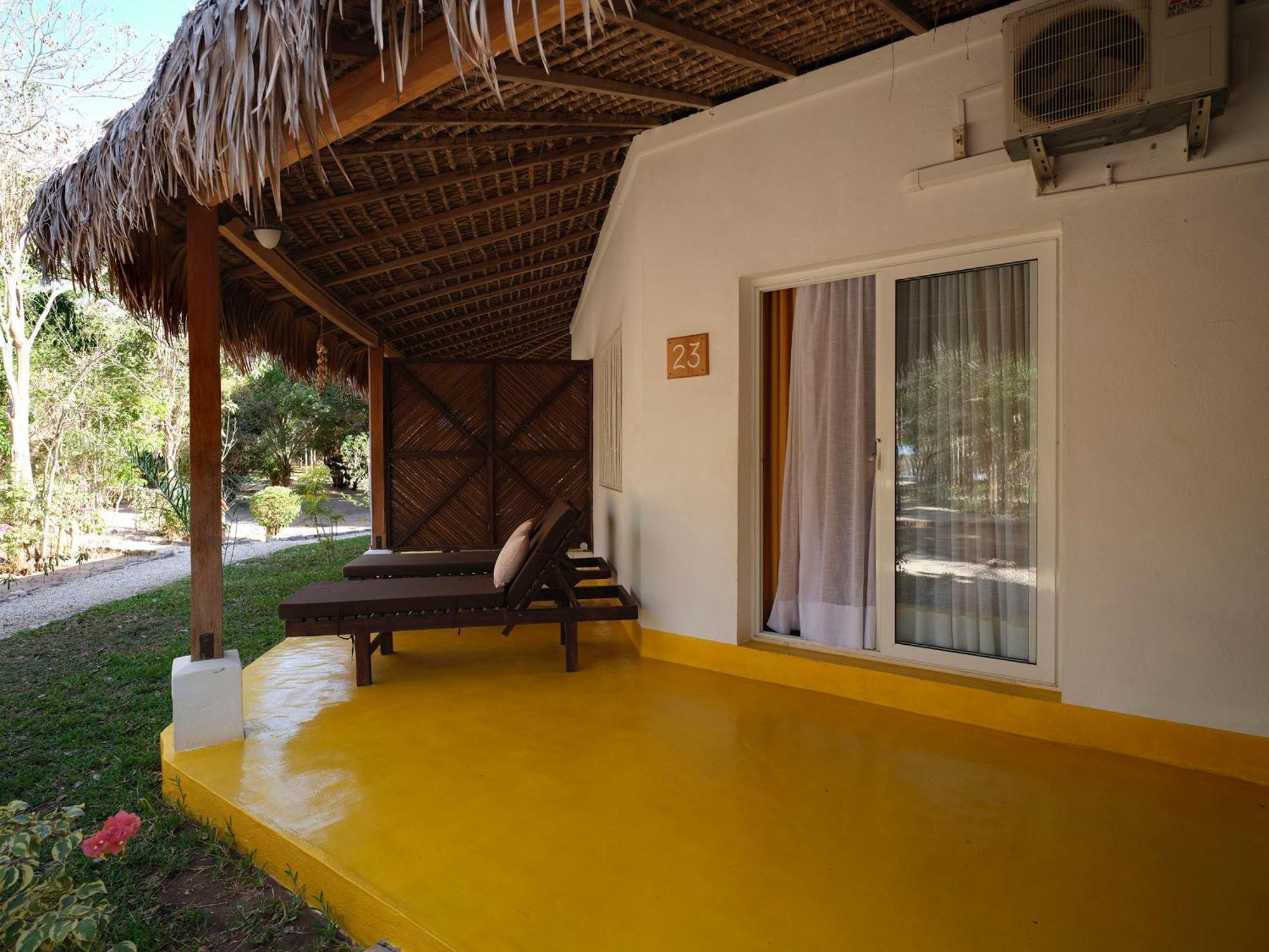 Antsanitia Resort Mahajanga Extérieur photo