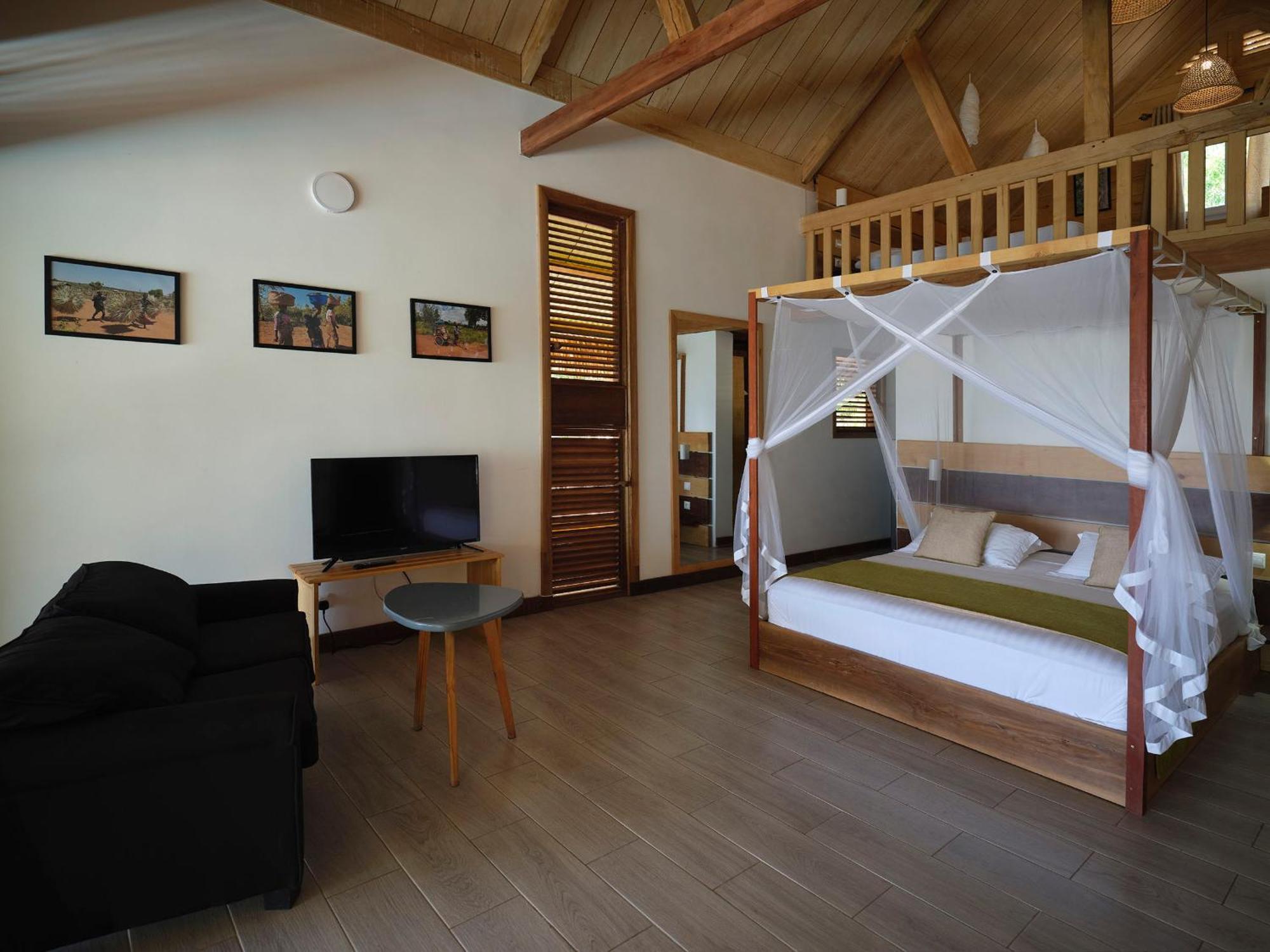 Antsanitia Resort Mahajanga Extérieur photo