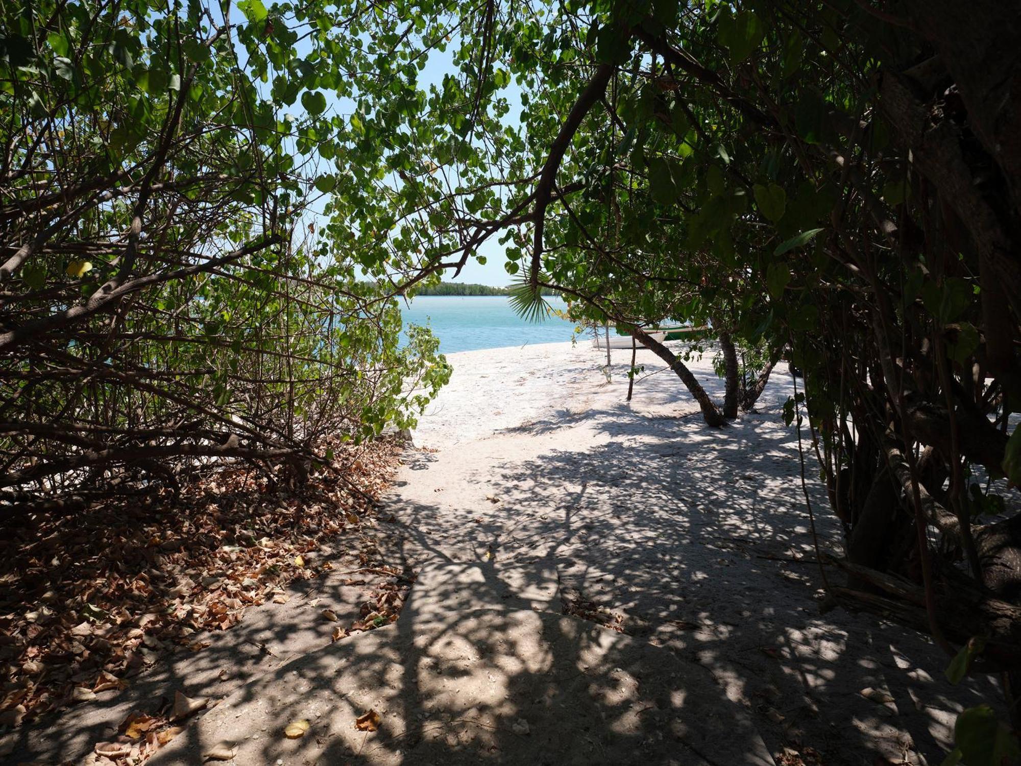 Antsanitia Resort Mahajanga Extérieur photo